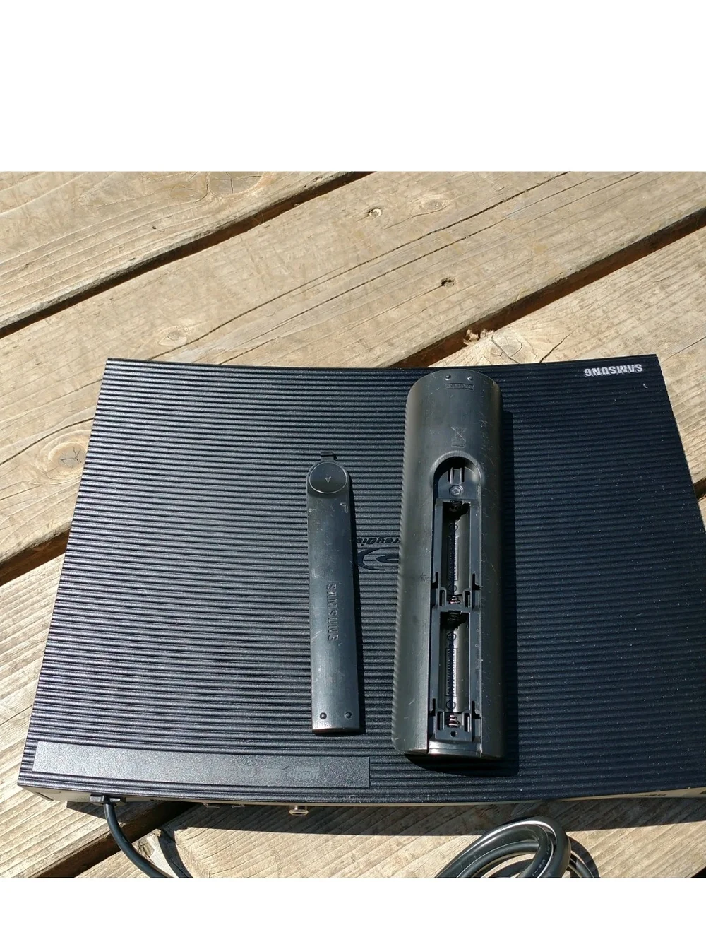 Samsung BD-J5100 Blu-ray Disc DVD Player 1080p Full HD HDMI Streaming Black